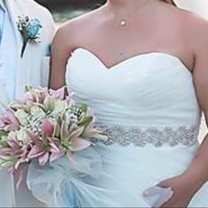 Gorgeous bridal sash appliqué